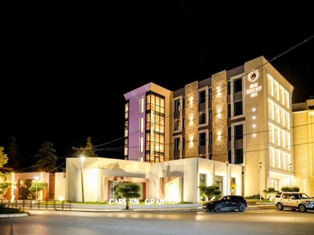 Grand White City Hotel Берат Екстериор снимка